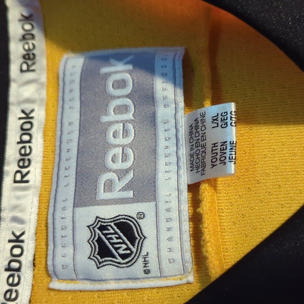 Youth Kris Letang 2017 Pittsburgh penguins stadium series jersey size XL - Picture 8 of 12